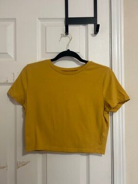 Wild Fable Mustard Short-Sleeve Cropped Tee